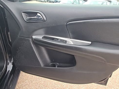 Used 2019 Dodge Journey SE w/ Premium Group image 20