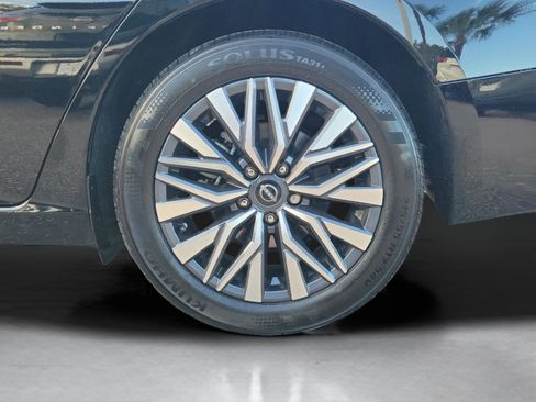 Certified 2025 Nissan Altima 2.5 SV image 7