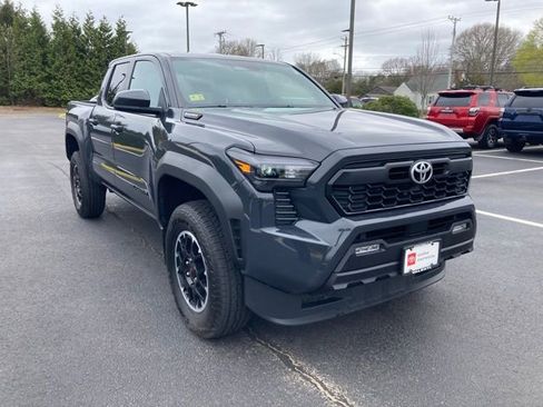 Used 2024 Toyota Tacoma TRD Off-Road image 12