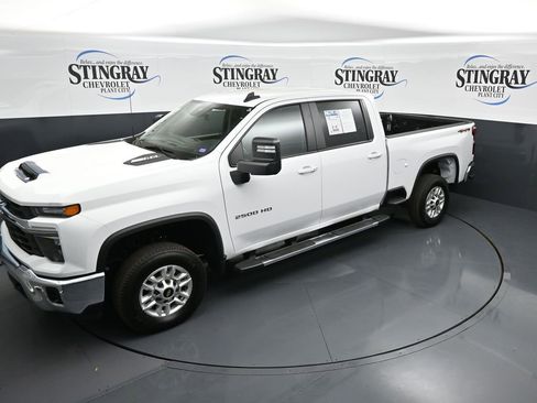 Used 2025 Chevrolet Silverado 2500 LT w/ Convenience Package image 11