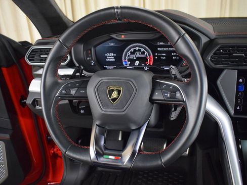 Used 2019 Lamborghini Urus AWD/4WD image 26