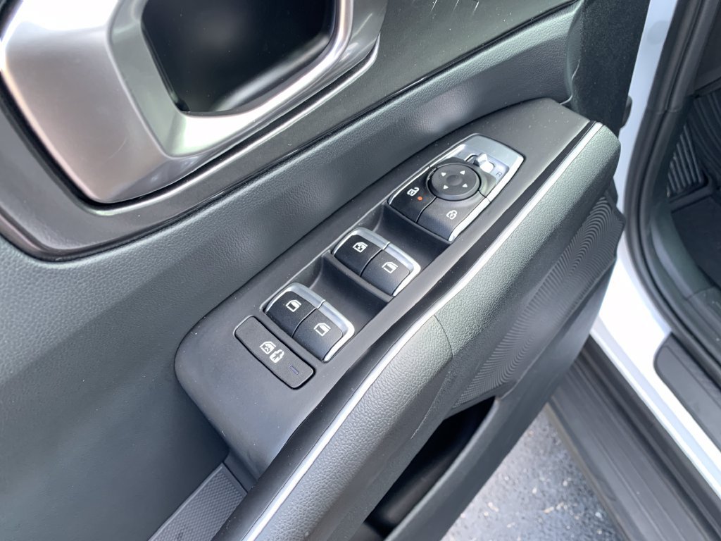 Used 2025 Kia Sorento LX FWD image 10