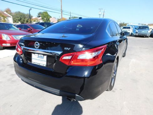Used 2017 Nissan Altima 2.5 SV image 7
