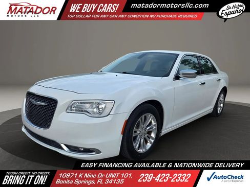 Used 2017 Chrysler 300 C RWD image 1