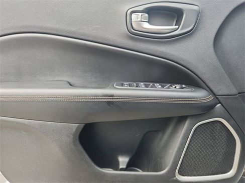 Used 2020 Jeep Compass Limited image 21