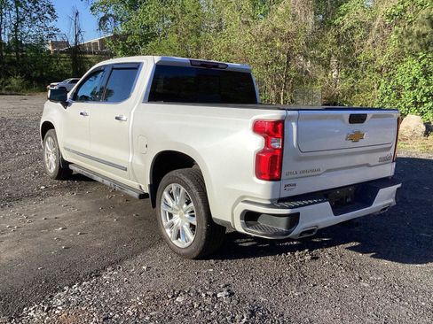 Used 2023 Chevrolet Silverado 1500 High Country w/ High Country Premium Package image 3
