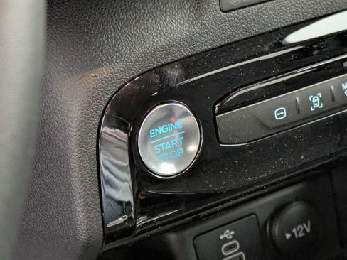 New 2024 Ford Escape SE image 38