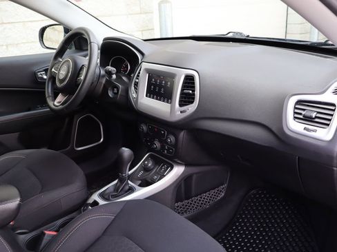 Used 2019 Jeep Compass Sport AWD/4WD image 32