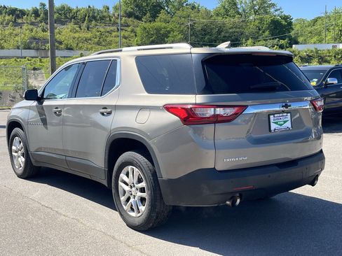 Used 2018 Chevrolet Traverse LT FWD image 5