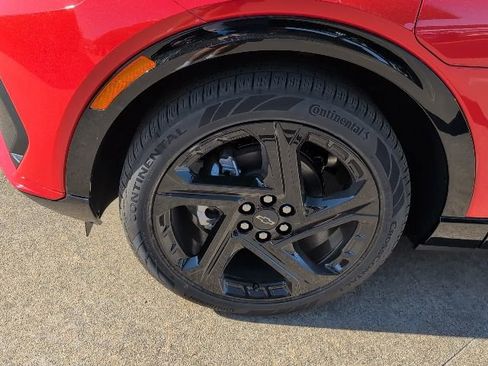 New 2026 Chevrolet Equinox EV RS image 3