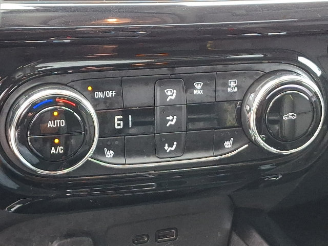 Used 2025 Chevrolet Trax ACTIV w/ Sunroof Package FWD image 14