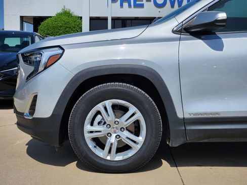 Used 2021 GMC Terrain SLE FWD image 6
