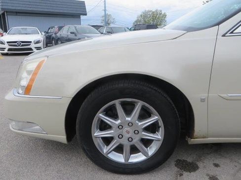 Used 2010 Cadillac DTS Luxury FWD image 35