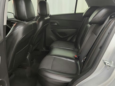 Used 2019 Chevrolet Trax LT w/ LT Convenience Package AWD/4WD image 27