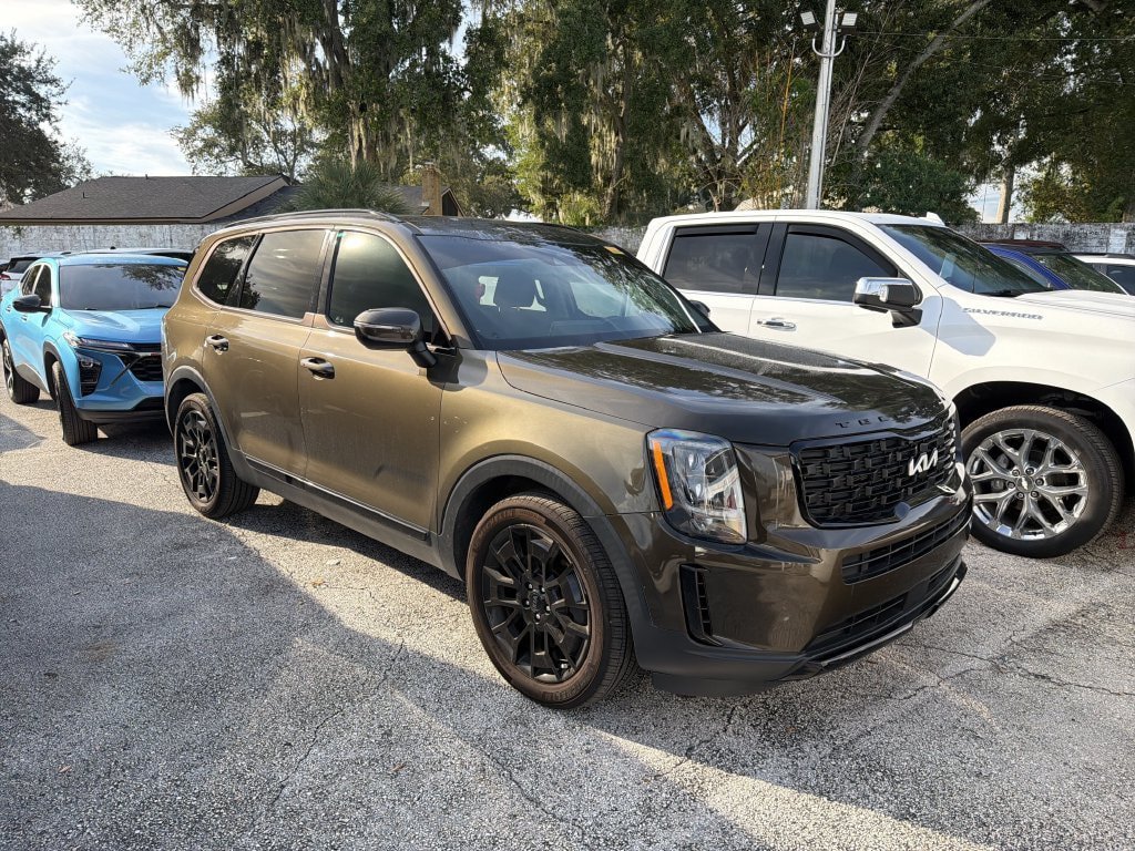 Used 2022 Kia Telluride EX w/ EX Premium Package AWD/4WD image 1