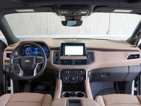 Used 2024 Chevrolet Tahoe Premier AWD/4WD image 15