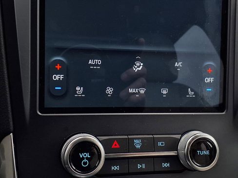 Certified 2024 Ford Edge Titanium image 16