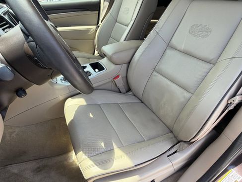 Used 2018 Jeep Grand Cherokee Overland RWD image 5