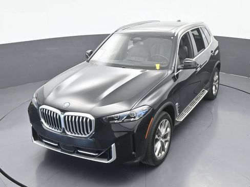 Used 2025 BMW X5 xDrive50e AWD/4WD image 52