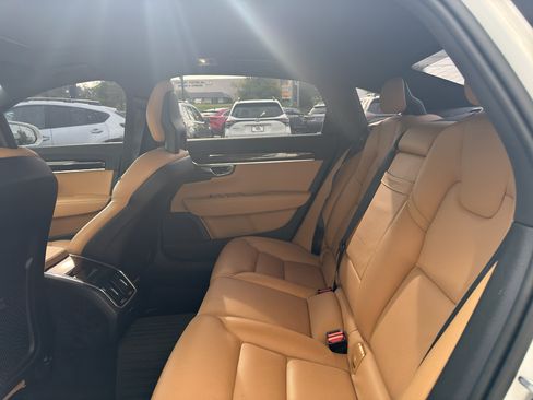 Used 2018 Volvo S90 T5 Momentum w/ Convenience Package FWD image 10