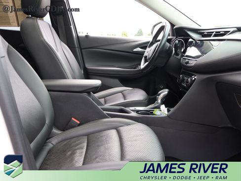 Used 2023 Buick Encore GX Essence w/ Experience Buick Package AWD/4WD image 9