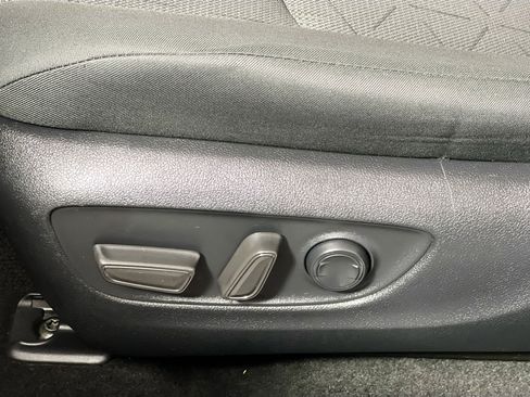 Used 2022 Toyota RAV4 XLE w/ Convenience Package image 15