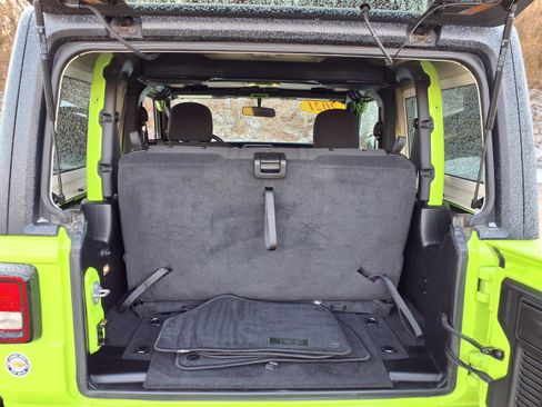 Used 2021 Jeep Wrangler Sport S image 11