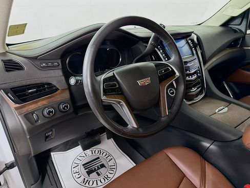 Used 2017 Cadillac Escalade ESV Premium Luxury AWD/4WD image 10