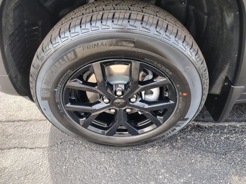 New 2026 Jeep Grand Cherokee Altitude image 5