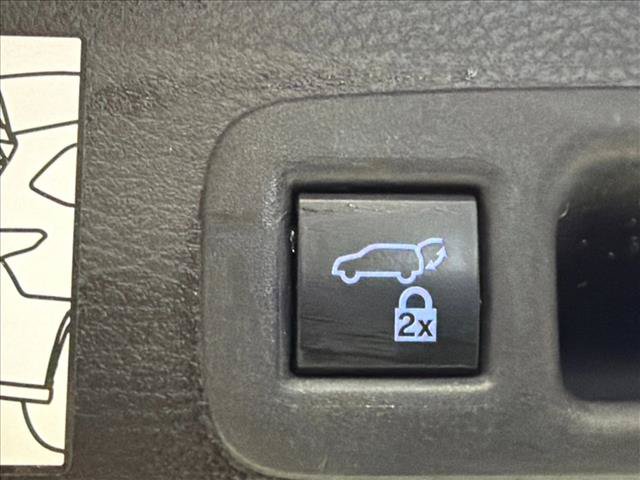 Used 2022 Toyota Sienna Platinum FWD image 20