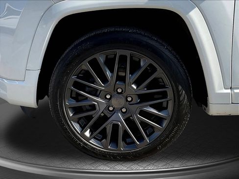 Used 2022 Jeep Compass High Altitude AWD/4WD image 36