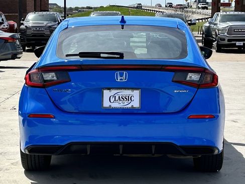 Used 2025 Honda Civic Sport image 5