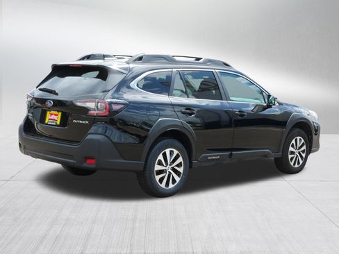 Used 2025 Subaru Outback Premium AWD/4WD image 7