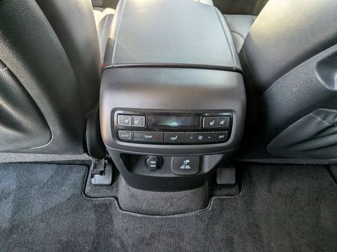 Used 2022 Hyundai Palisade Limited FWD image 29