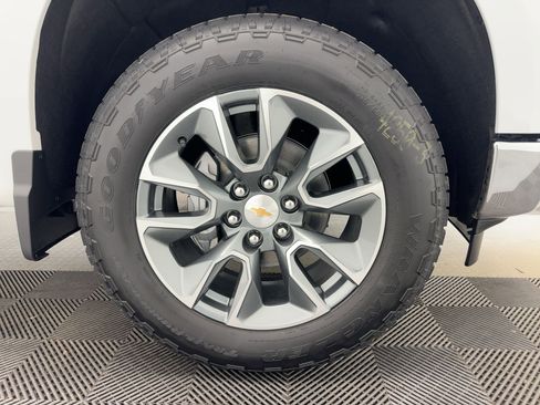 New 2026 Chevrolet Silverado 1500 LT image 12