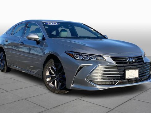 Used 2020 Toyota Avalon XLE image 2