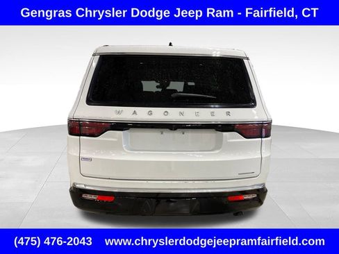 Certified 2024 Jeep Wagoneer Series III AWD/4WD image 5