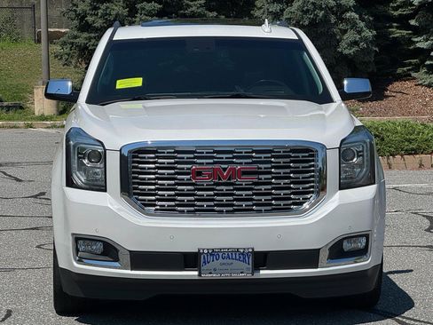 Used 2018 GMC Yukon Denali AWD/4WD image 2