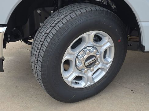 New 2026 Ford F350 XLT w/ 360-Degree Camera Package image 31