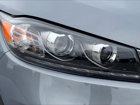 Used 2020 Kia Sorento LX image 29