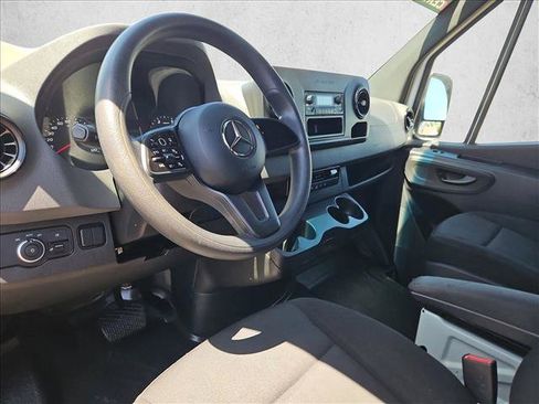 Used 2022 Mercedes-Benz Sprinter 2500 image 12