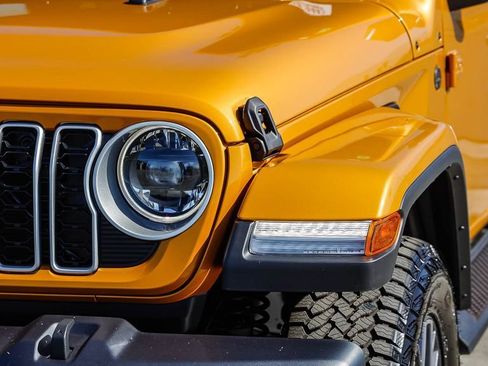 New 2026 Jeep Wrangler Unlimited Sahara AWD/4WD image 5