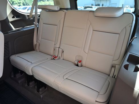 Used 2021 GMC Yukon XL Denali w/ Denali Premium Package AWD/4WD image 35