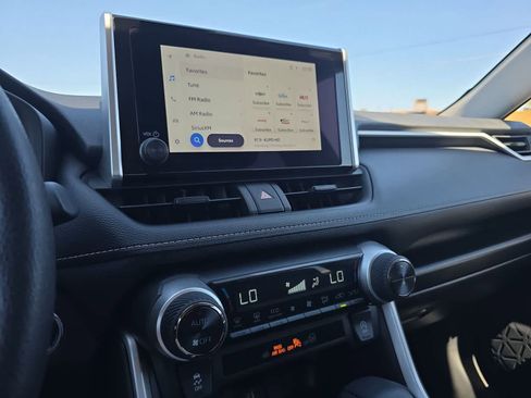 Used 2025 Toyota RAV4 XLE AWD/4WD image 19