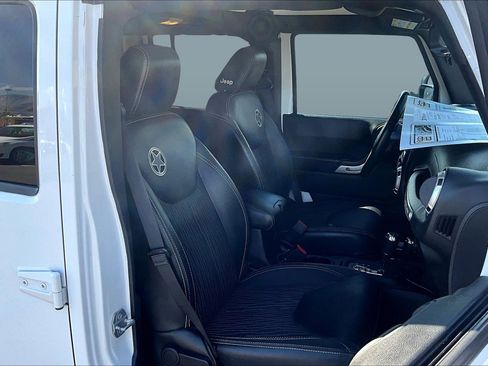 Used 2015 Jeep Wrangler Unlimited Sport image 7