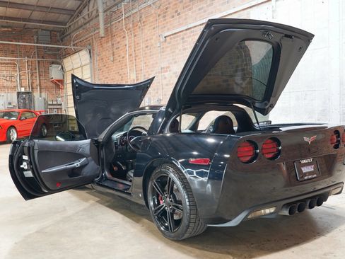 Used 2007 Chevrolet Corvette Coupe w/ Preferred Equipment Group RWD image 28