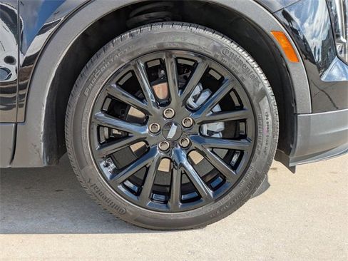 Used 2023 Cadillac XT4 Premium Luxury w/ Technology Package image 12