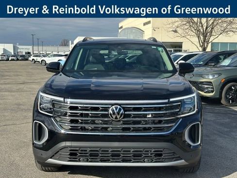 New 2026 Volkswagen Atlas SE image 2