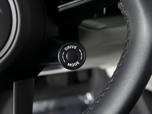 Certified 2026 Porsche Cayenne E-Hybrid Coupe AWD/4WD image 26