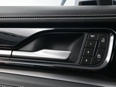 Used 2024 Porsche Panamera 4 image 18